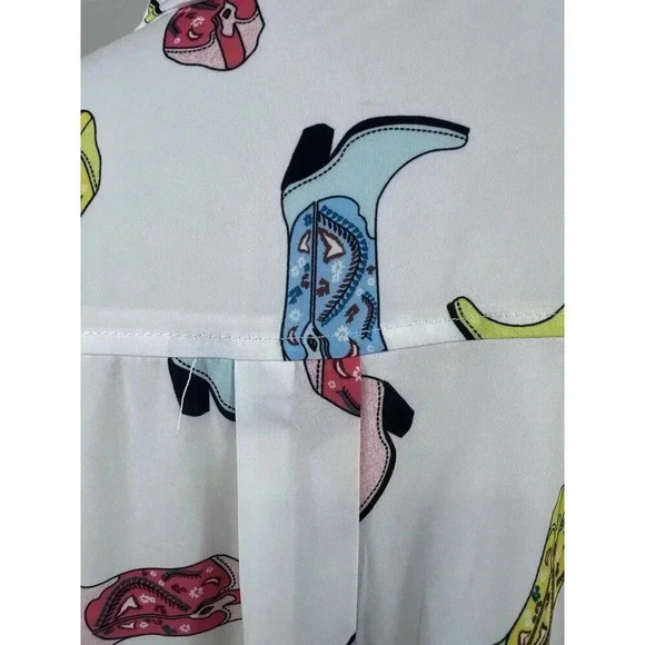 Blue B Collection Cowboy Boot Print Button Down Shirt Size Medium - Picture 9 of 12